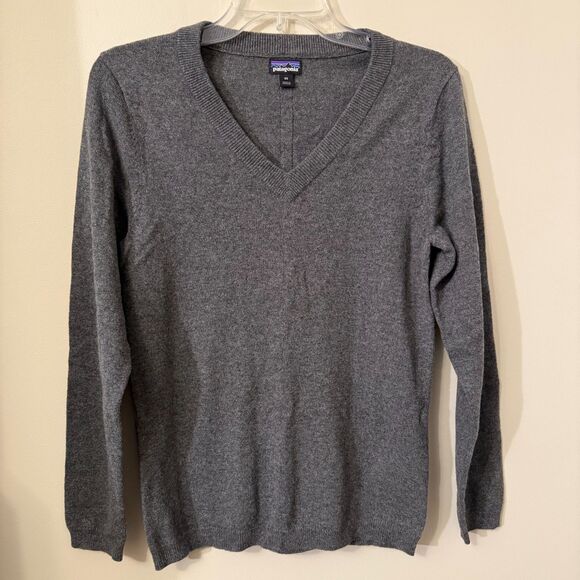 Patagonia Women's Recycled Cashmere + Wool V-Neck Sweater XS NWOT - Picture 2 of 9